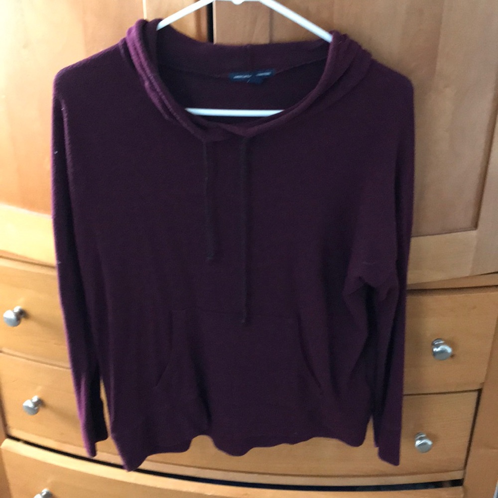 Lightweight hooded long sleeve shirt